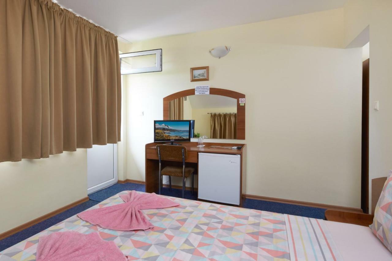Guest House Plechkarovi Ravda Exterior photo